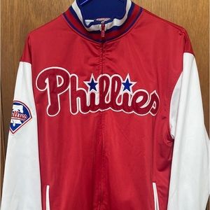 Mens Phillies jacket size medium- never worn given as a gift